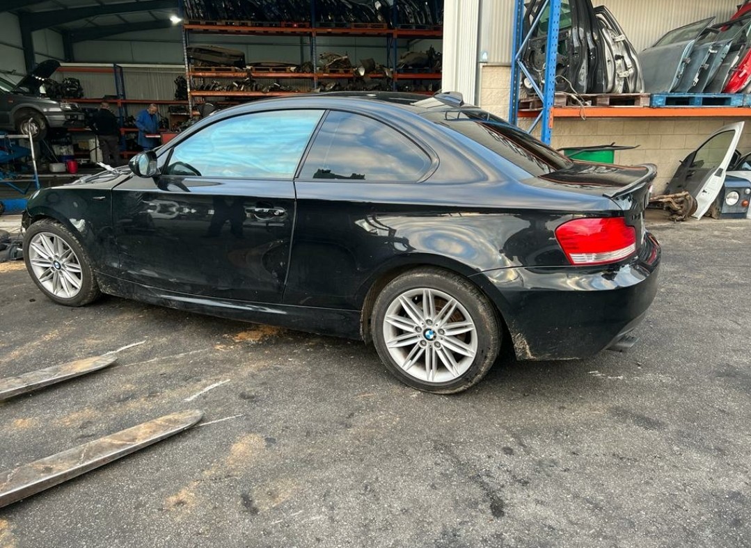 Peças - Bmw 123D, 2010 Com 118.000Klm  Para Peças Ref. N47d20d