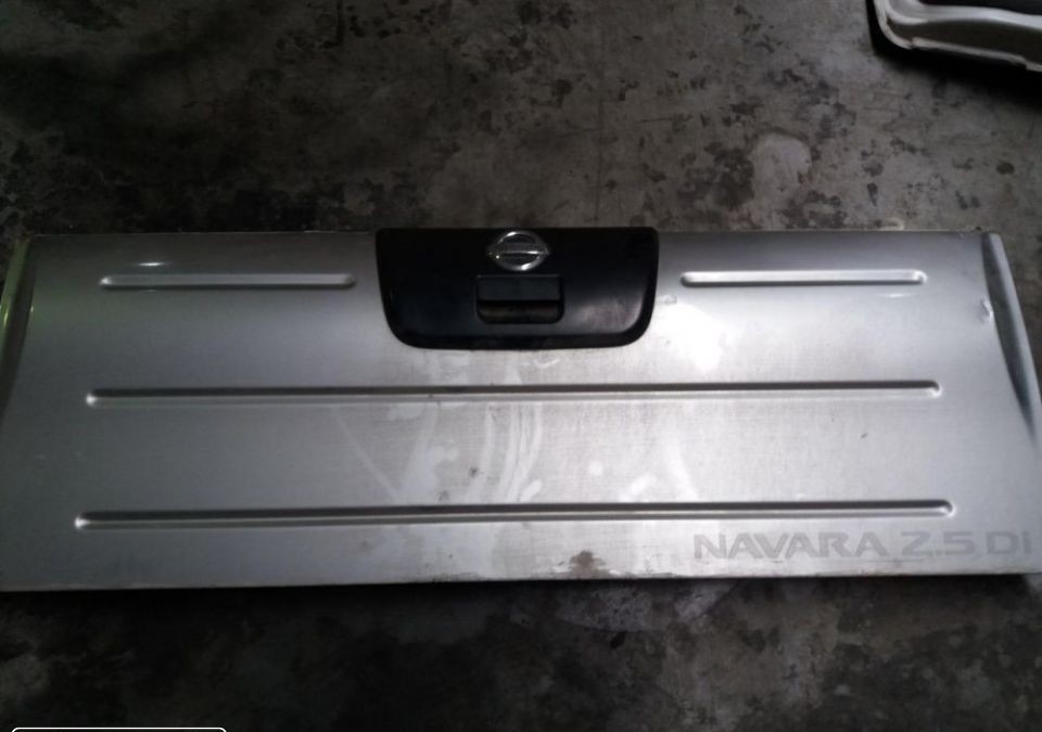 Peças - Tampa Da Mala Nissan Navara 2.5Di