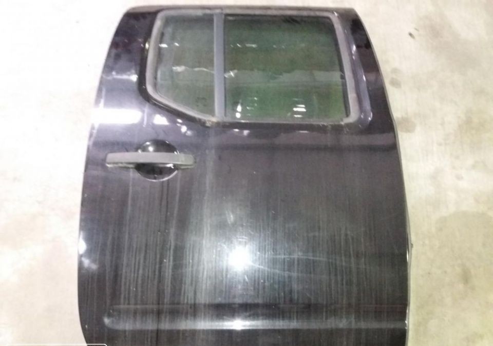 Peças - Porta Traz Direito Nissan Navara D40