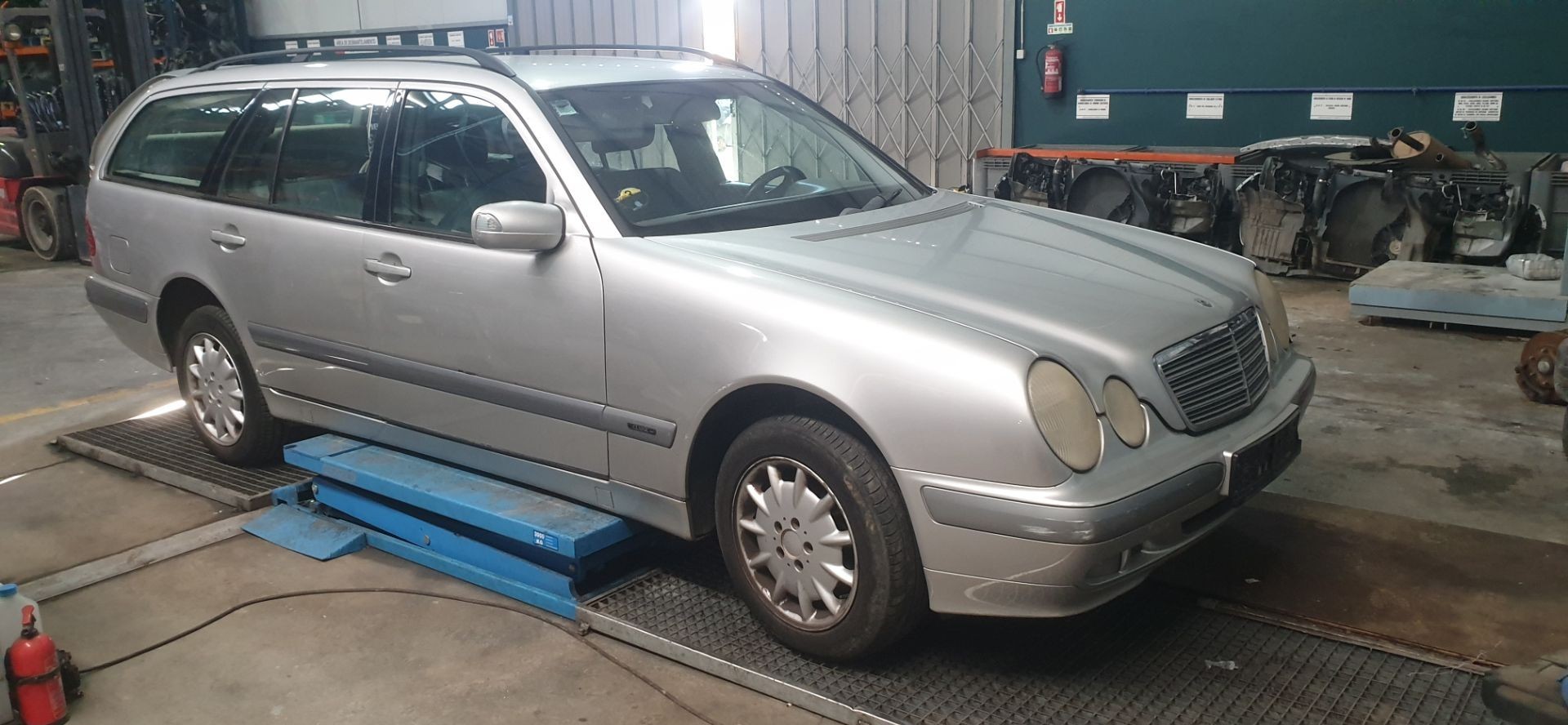 Peças - Mercedes Benz E 220  W210 Ano 2001 Para Peças